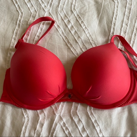 Victoria's Secret Other - Victoria's Secret Fabulous plunge bra 36D